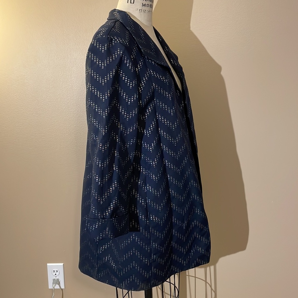 Chico’s Chevron Jacket in dark blue and silver (size 2) - Picture 6 of 9